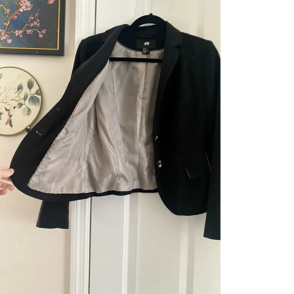 H & M Black Short Formal Blazer (Size US 8) - Picture 4 of 9